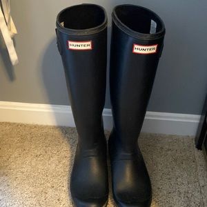 Black matte tall hunter boots